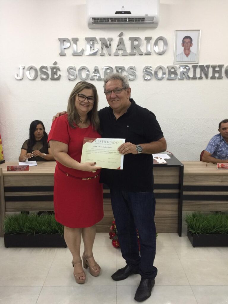 Entrega de Certificados do Curso de Dicção e Oratória na Câmara Municipal de Caiçara